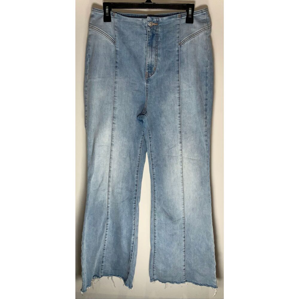 Free People We The Free Blue Denim Flare jeans size 31